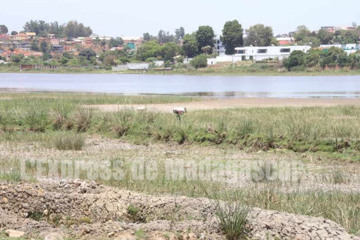 Image à la une de ÉTIAGE – Les sources d’eau se tarissent à Analamanga