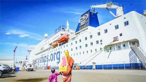 Image à la une de ONG Mercy Ships – Le départ temporaire du navire, un espoir durable pour la santé des malagasy
