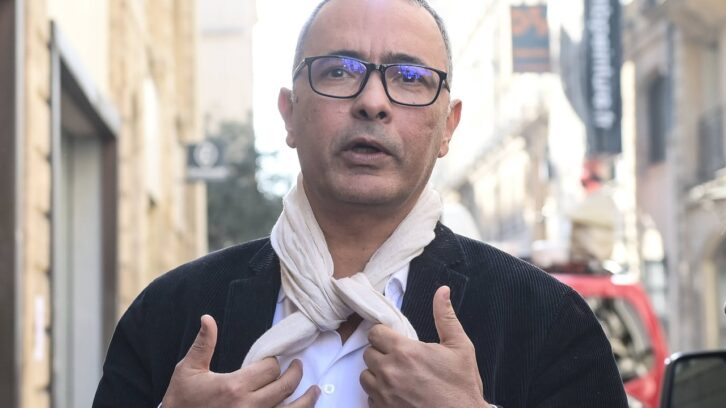 Image à la une de En Algérie, les plaintes contre Kamel Daoud examinées par le juge d’instruction