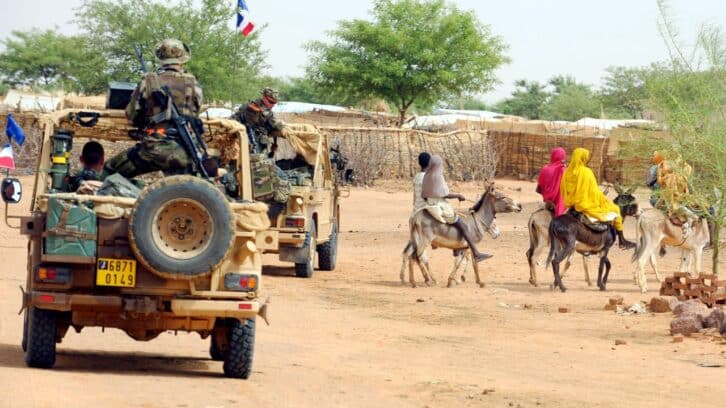 Image à la une de Afrique-France : comment Emmanuel Macron et Jean-Marie Bockel ont été pris de vitesse