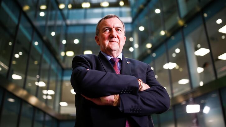 Image à la une de Mali : comment Mark Bristow a choisi de jouer son va-tout en arbitrage face à la fermeté d’Assimi Goïta