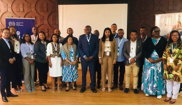 Image à la une de TRAVAIL – Echanges d’expériences entre Malgaches et Kenyans pour améliorer l’exportation des produits horticoles vers la France