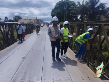 Image à la une de Les travaux sur les ponts sur la RN2 en vue d’acheminer les blocs moteurs de la centrale d’Ambohimanambola en cours