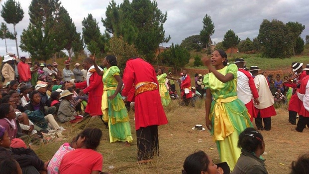 Image à la une de Hiragasy – Un duel de titans avec Ramilison Besigara et Rasoalalao Kavia