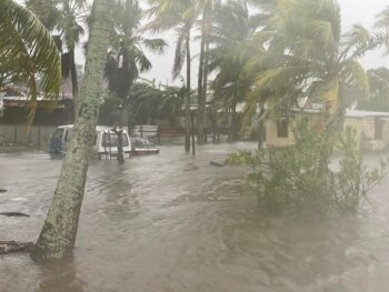 Image à la une de CYCLONE DIKELEDI – Les habitants des zones à risques cloitrés chez eux