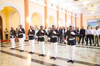 Image à la une de ARMEE – Une nouvelle tenue de parade, un dojo rénové et une salle de musculation pour marquer la journée des officiers à la présidence de la République