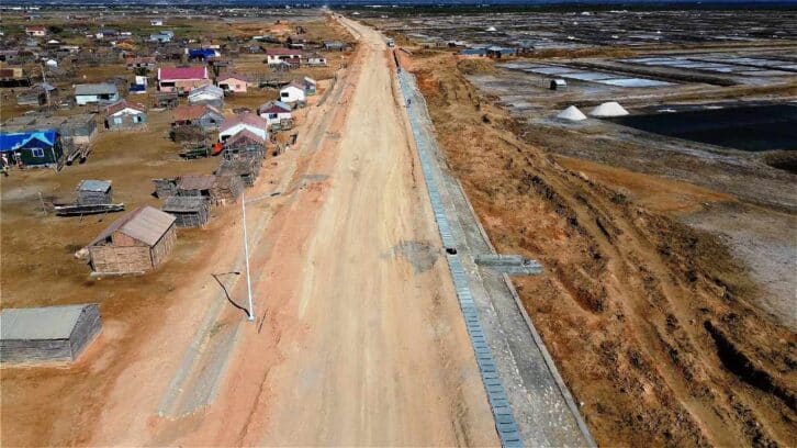 Image à la une de INFRASTRUCTURES ROUTIÈRES   – La digue de Kiembe achevée à 70%
