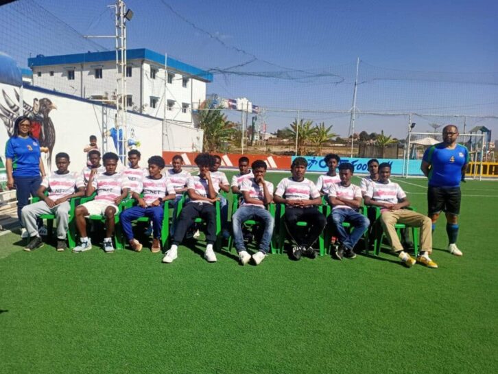 Image à la une de MIC Football Espagne : Seize locaux et deux expatriés forment le club Net Foot