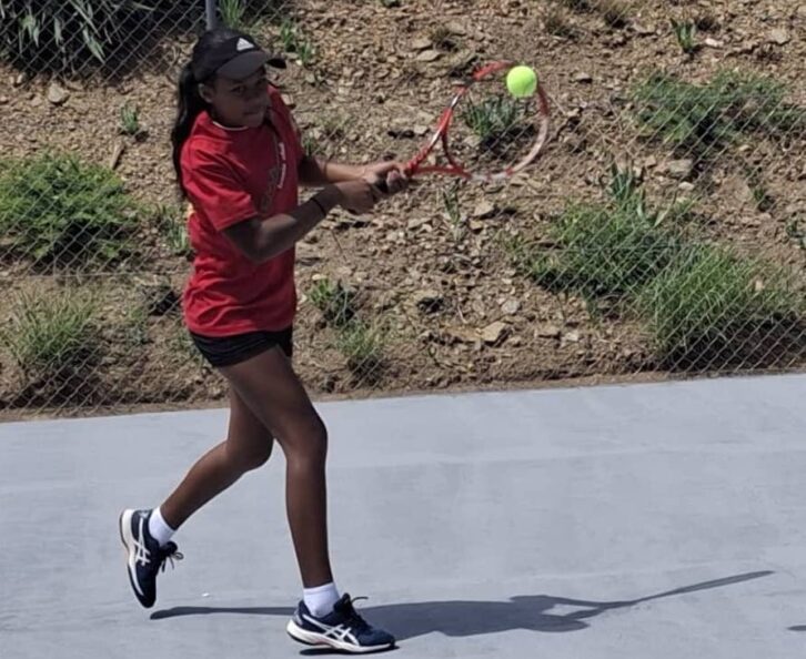 Image à la une de TENNIS – AFRIQUE AUSTRALE – Soa Ainatia et Matei Randrianasolo qualifiées en quarts
