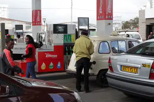 Image à la une de Carburant : Baisse inattendue des prix à la pompe Essence – 200 Ar/L – Gasoil -140 Ar/L