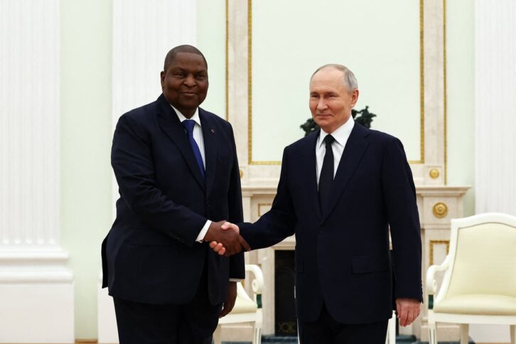 Image à la une de Centrafrique : depuis Moscou, Faustin-Archange Touadéra remercie les « braves guerriers » russes