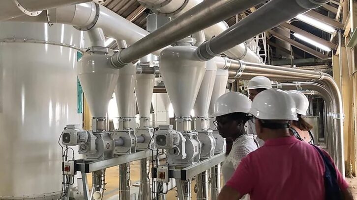 Image à la une de Pourquoi l’Ivoirien Jean-Marie Ackah reprend le moulin de Castel au Togo