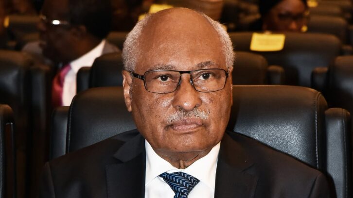 Image à la une de Laurent Esso évacué : Paul Biya a-t-il cédé à la pression des Sawas ?