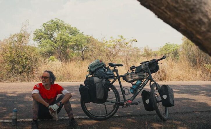 Image à la une de VOYAGE – Kamran Ali, le cycliste du bout du monde au grand coeur