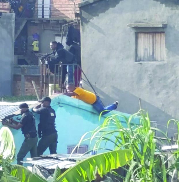 Image à la une de Violents échanges de tirs à Andohatapenaka – 3 malfaiteurs éliminés, 1 policier blessé
