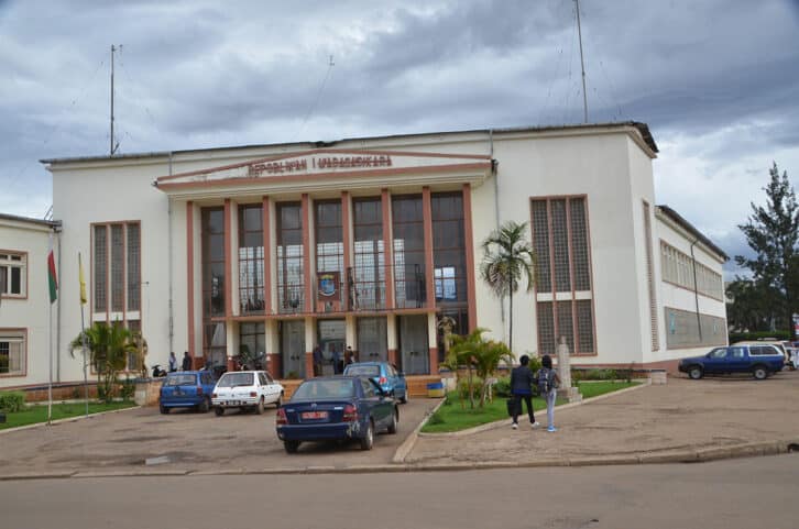 Image à la une de ABUS DE FONCTION – Un ancien maire d’Antsirabe sur le banc des accusés