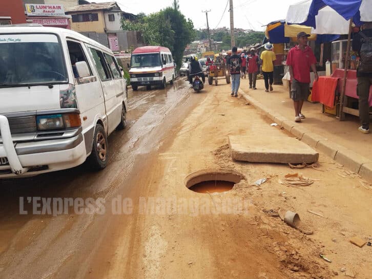 Image à la une de AMBOHIPO – ANDOHANIMANDROSEZA – Le calvaire des automobilistes perdure