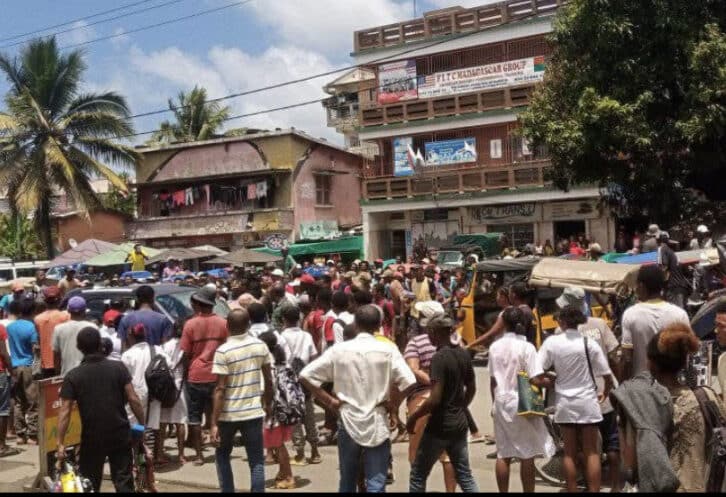Image à la une de TOAMASINA  – Une faction de collégiens détrousse deux élèves