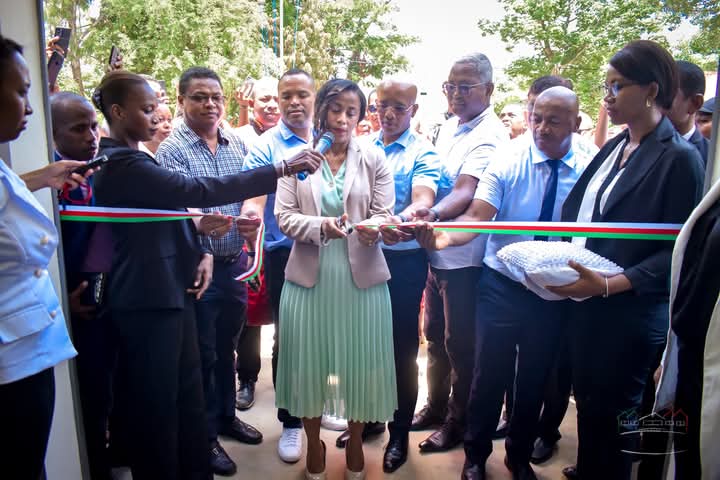 Image à la une de UNIVERSITÉ DE MAHAJANGA – Un nouvel amphithéâtre inauguré