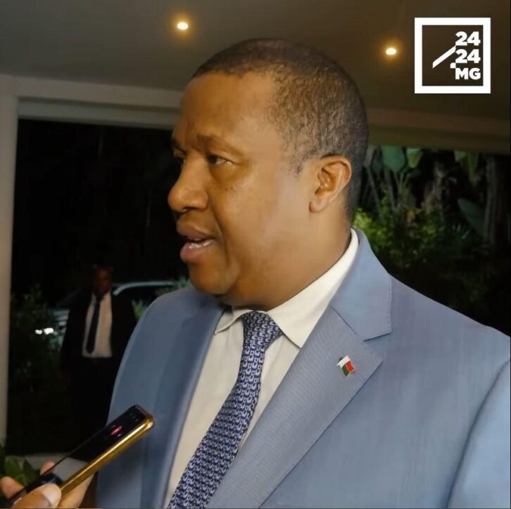 Image à la une de VALERY RAMONJAVELO, MINISTRE DES TRANSPORTS ET DE LA METEOROLOGIE – “Des gens avaient même proposé 500 000 dollars pour les deux Airbus A340”