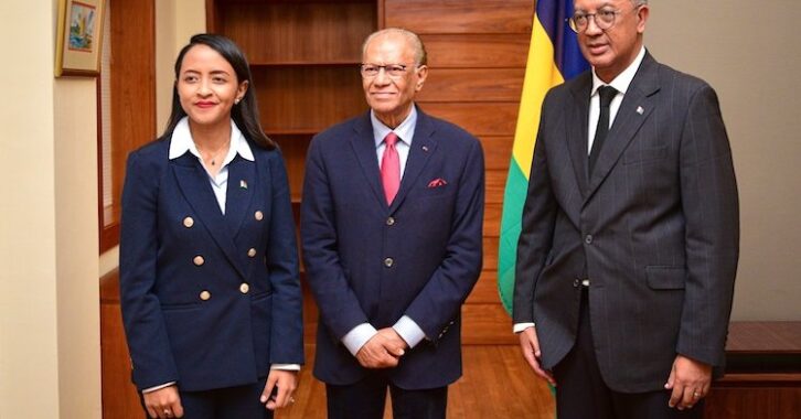 Image à la une de Madagascar mise sur la candidature de Richard Randriamandrato