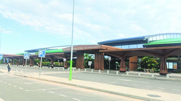 Image à la une de Ravinala Airports – 11,47 millions d’euros pour moderniser les chaussées aéronautiques