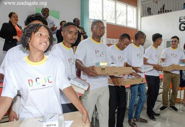 Image à la une de Madagascar. 11 jeunes formés dans le domaine du numérique à travers le projet D-CLIC de l’OIF