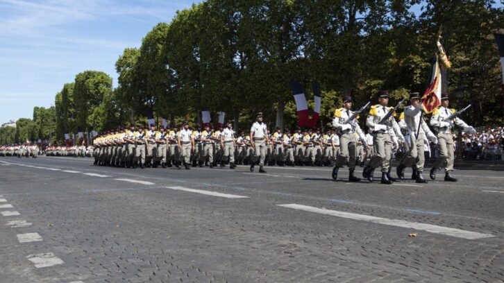 Image à la une de FRANCE – La délocalisation de la confection d’une partie des uniformes de l’Armée française à Madagascar contestée