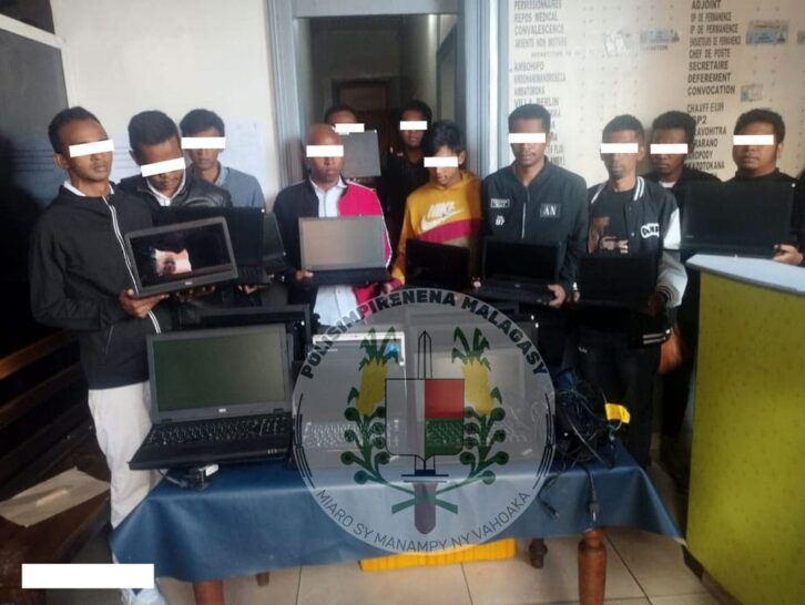 Image à la une de Halatra tao amin’ny toeram-piasàna : Tafakatra 11 ireo olona nosamborina