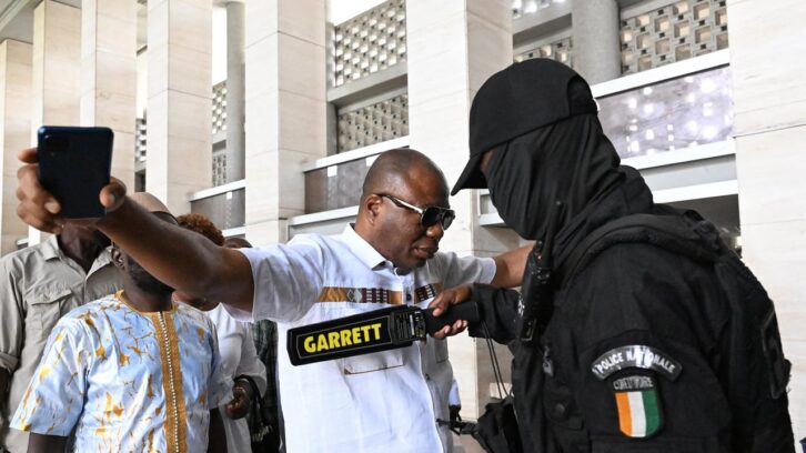 Image à la une de Côte d’Ivoire : Damana Pickass, proche de Laurent Gbagbo, condamné à dix ans de prison
