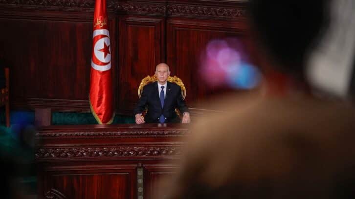 Image à la une de La Tunisie, Kaïs Saïed et le Livre vert de Kadhafi