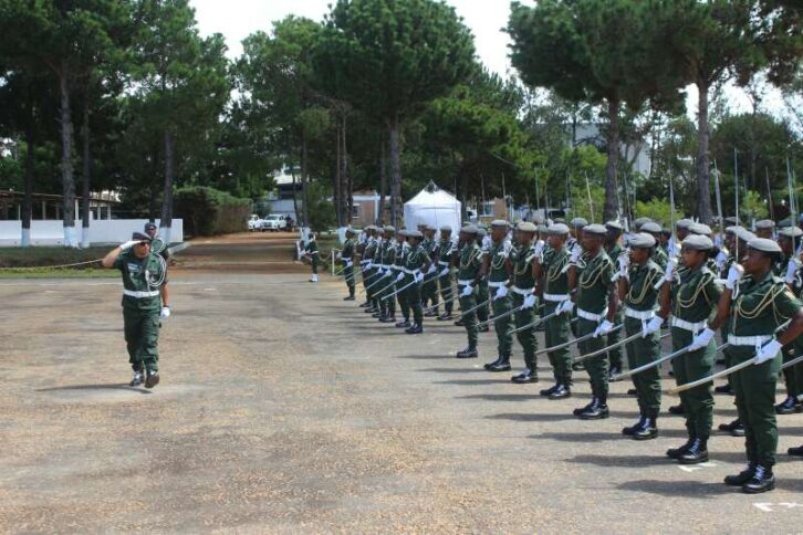 Image à la une de ENSP IVATO : présentation au drapeau de 20 élèves commissaires et de 30 élèves officiers de police