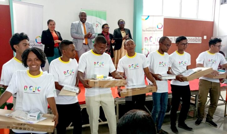 Image à la une de 11 jeunes formés aux métiers du numérique par l’OIF certifiés et dotés de matériel informatique au QG Tanora Ankorondrano