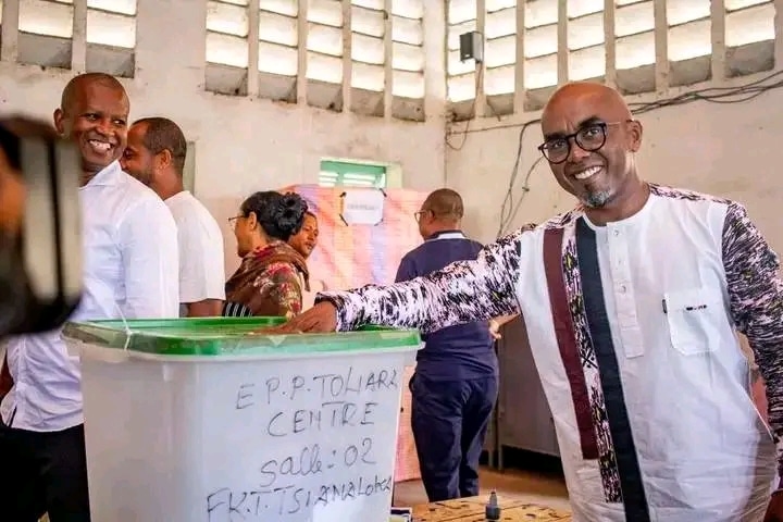 Image à la une de UNIVERSITÉ DE TOLIARA – Francis Veriza élu président
