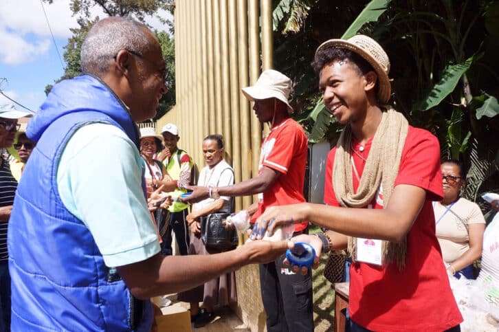 Image à la une de TRADITION – Le rituel de purification avant le Taombaovao Malagasy