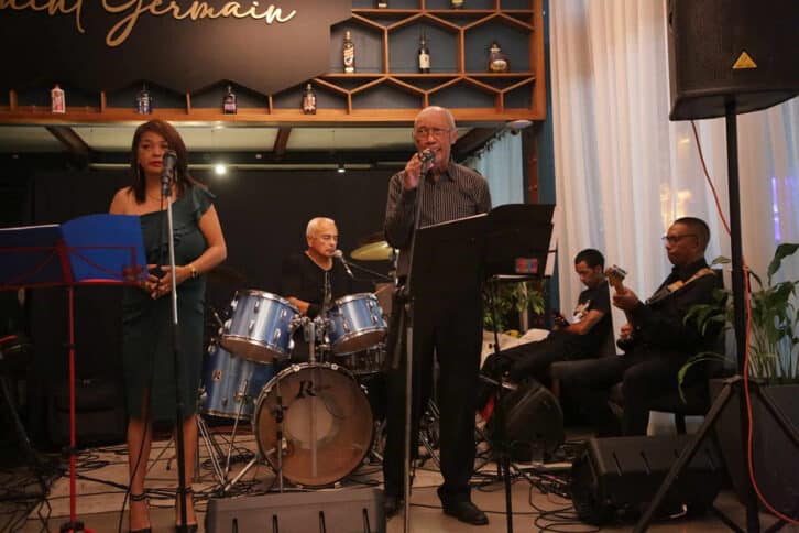 Image à la une de À L’HÔTEL LE LOUVRE – Serge Ramiandrasoa Band assure