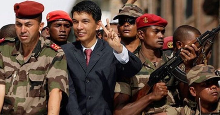 Image à la une de 16 ans après le coup d’État : tout ça pour ça ?