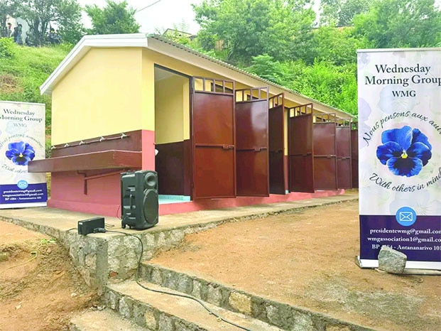 Image à la une de « Wednesday Morning Group » – Un bloc sanitaire pour le CEG d’Ambohidratrimo