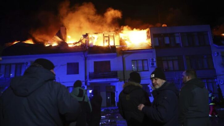 Image à la une de Frappes russes dans l’est de l’Ukraine, au moins douze morts