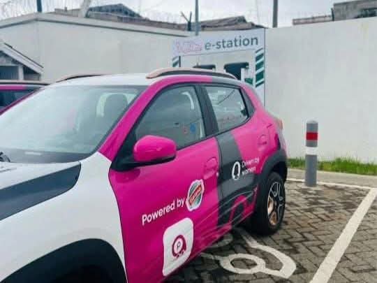 Image à la une de MOBILITE – Piqla lance une flotte de VTC conduits exclusivement par des femmes en partenariat avec Galana Madagascar 