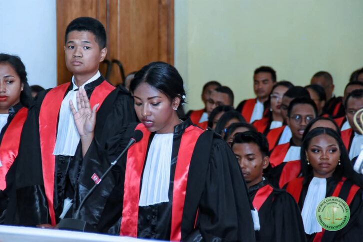 Image à la une de JUSTICE – 99 nouveau magistrats de la promotion Kanty prêtent serment avant de connaître leur affectation