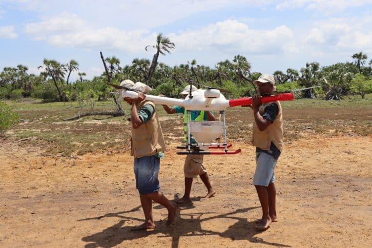 Image à la une de ANTSIRANANA – Des drones pour restaurer les mangroves