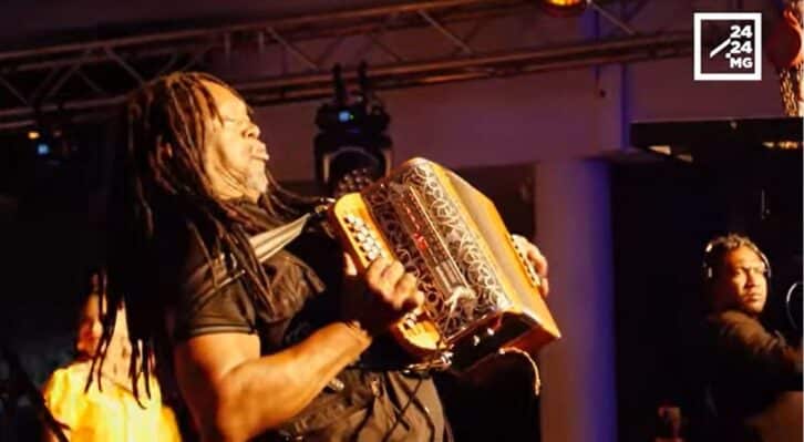 Image à la une de MUSIQUE – Dix questions à Rossy, chanteur et musicien