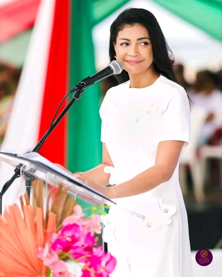 Image à la une de MIALY RAJOELINA – « L’avenir se construit par l’éducation de nos filles »