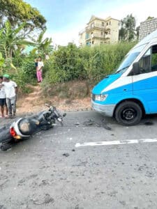 Image à la une de Ambatobe : Un accident impliquant une moto et un taxi-be fait deux blessés