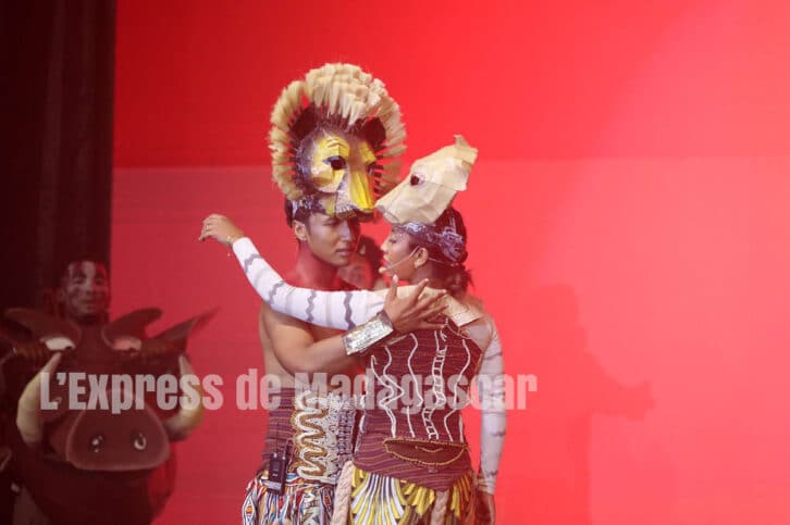 Image à la une de COMÉDIE MUSICALE –  « Le Roi Lion » d’Okalou enflamme le CCI Ivato