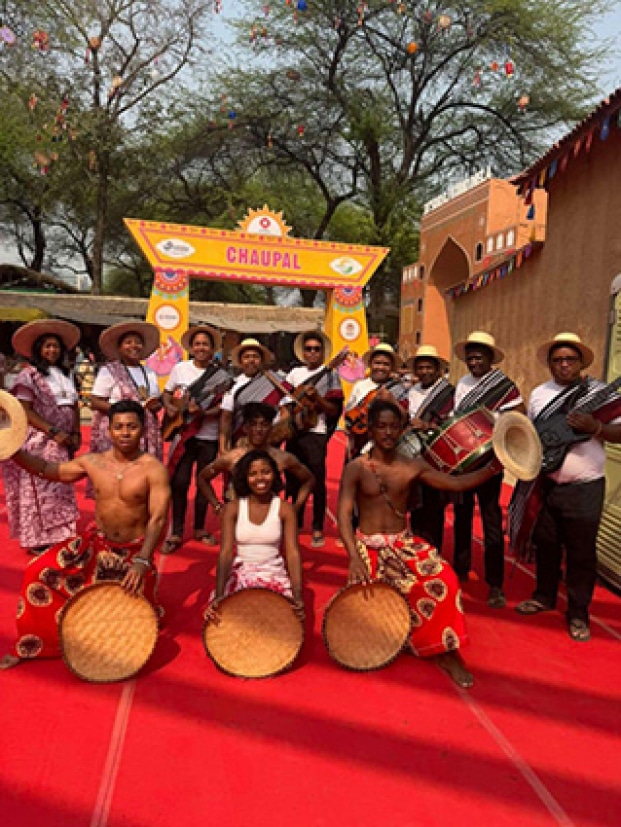 Image à la une de Festival International Surajkund 2025 – Une participation marquante de la Grande île