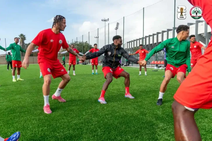 Image à la une de FOOTBALL – Les Barea au complet pour l’entraînement officiel avant leur match
