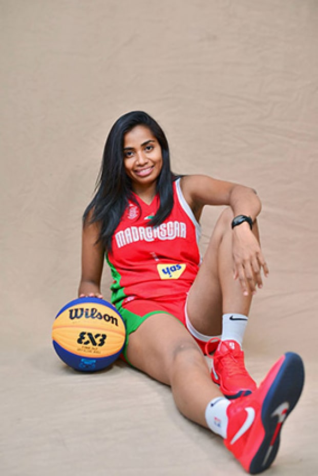 Image à la une de Portrait : Muriel Harisoa Hajanirina – Une pionnière du sport féminin malagasy