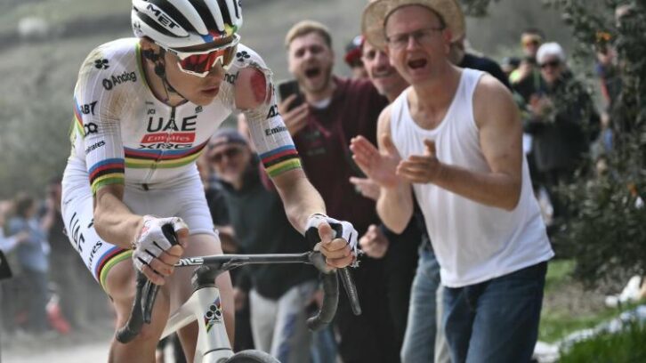 Image à la une de Cyclisme: malgré une chute, Pogacar remporte les Strade Bianche pour la 3e fois